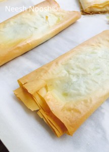 Vegan pesto bourekas