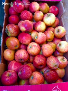 Apples. Shuk HaNamal. Tel Aviv